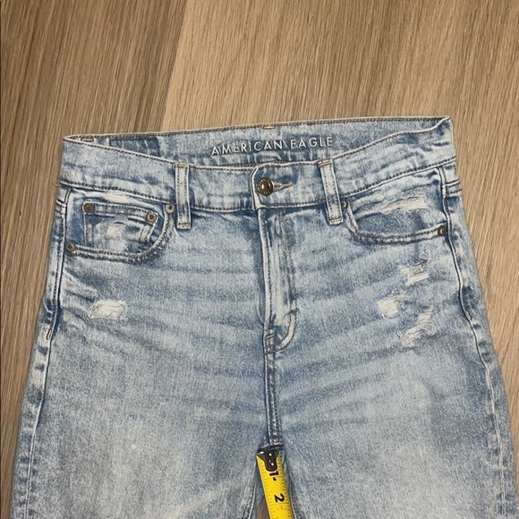 American Eagle Size 4 Distressed Light Blue Jeans - Picture 5 of 9
